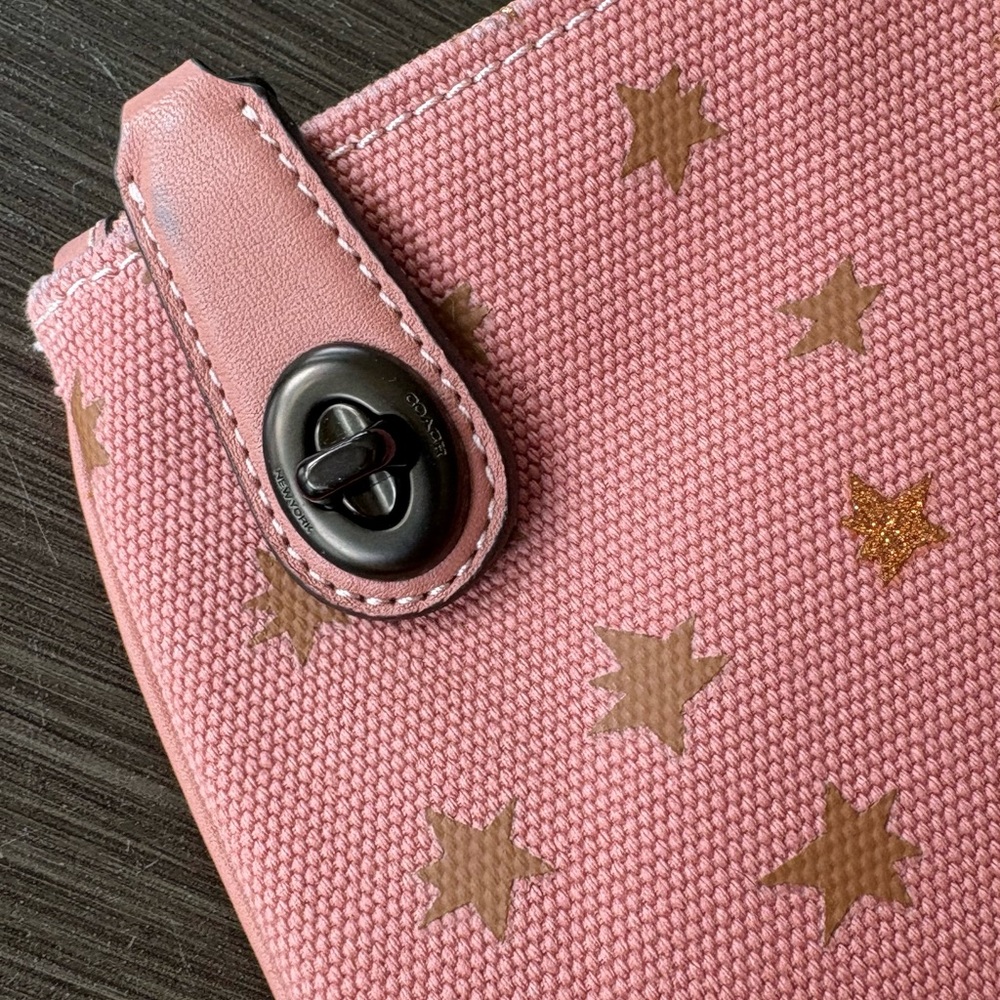 Coach 2017 Uni Turnlock Pouch 26 (Pink/Unicorn/Stars) - Picture 5 of 11